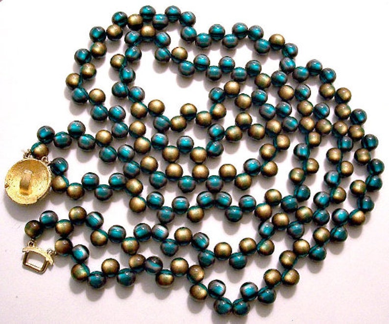 Green Marbled Bead Necklace Satin Gold Tone Vintage Lampwork Double Strand Decorative Round Hook Clasp Closure