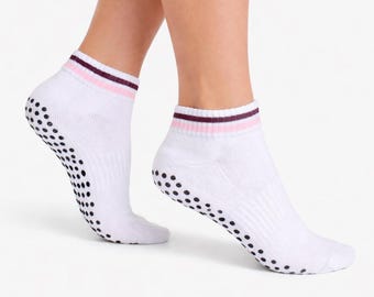 The “Olivia” , short Pilates grip sock