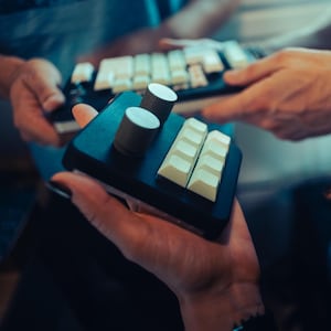 Op maat gemaakte programmeerbare macropad | Mechanisch toetsenbord met flacon | Handgemaakte productiviteitstool