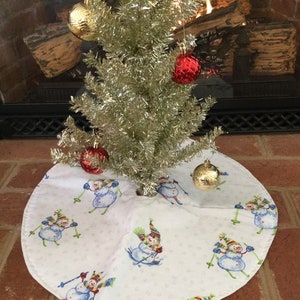 45 cm Schneemann Weihnachtsbaum Röcke mit fröhlichen Schneemänner auf Skiern für die Feiertage