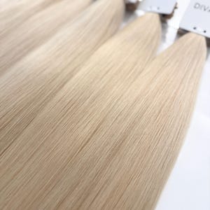 Blonda äkta hårförlängningar: Virgin Remy Tape-In, K-Tip, Nano Tips - 50g bild 4