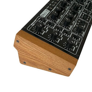 Behringer Hardwood Cheek Upgrade for Pro-1, Model D, K-2, Wasp, CAT, Neutron - Solid Elm Sides with Screws