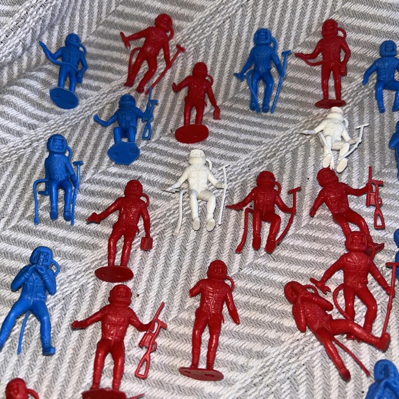 Vintage 1960's Marx Fireball XL5 Spacemen figures Lot of 45+ C3 image 3