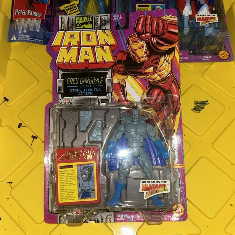 Lotto di action figure Toybiz Marvel Spiderman e Ironman, nuove, anni '90. immagine 2