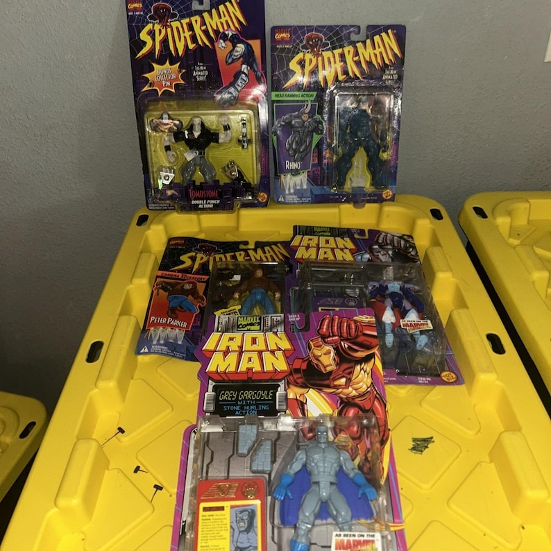 Lotto di action figure Toybiz Marvel Spiderman e Ironman, nuove, anni '90. immagine 1