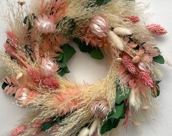 Trockenblumenkranz Boho in Creme & Rosé – Handgemachter Blumenkranz aus natürlichen, getrockneten Blumen, Eukalyptus Türkranz Advent