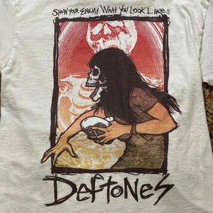Deftones Preowned Medium Band T-shirt