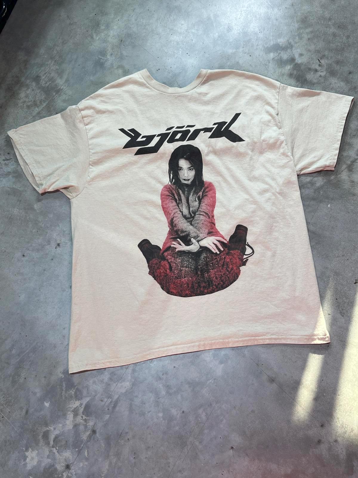 Björk Preowned XL T-shirt - Etsy