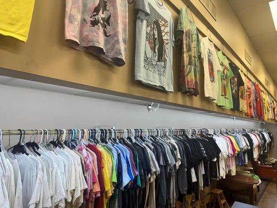 Notorious BIG Preowned Large Band Button Down T-s… - image 4