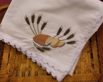 Embroidered Bread Basket Liner with Warmer "Bread" Picture