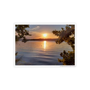 Serene Nature Gloss Poster | Sonnenuntergang, Wandkunst, Wohnkultur, Malerische Drucke, Geschenke für Naturliebhaber, Entspannende Wanddekoration
