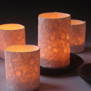 Discounted Set of 3 Porcelain Tealight Lanterns with Australian flannel flowers image 6