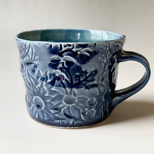 Wide Mug with Australian Flannel Flowers 画像 5