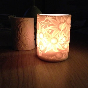 Discounted Set of 3 Porcelain Tealight Lanterns with Australian flannel flowers image 3