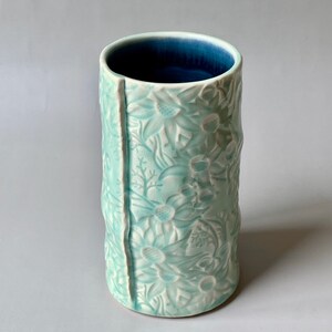 Medium vase with Flannel Flower design image 7