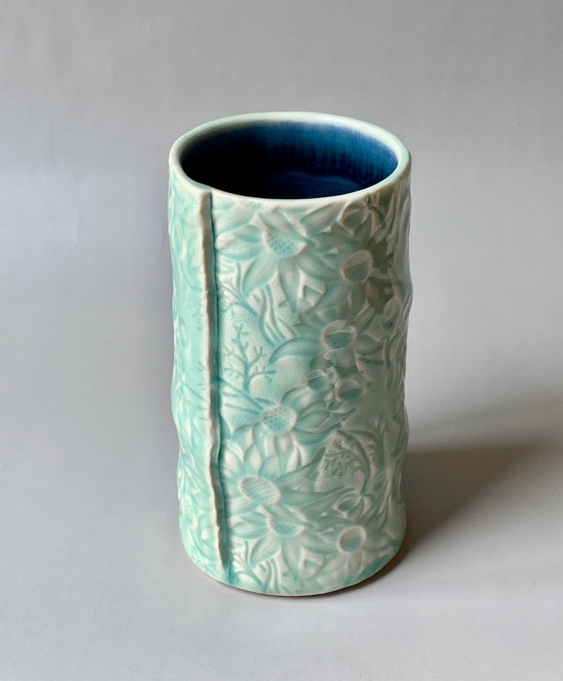Medium vase with Flannel Flower design image 7