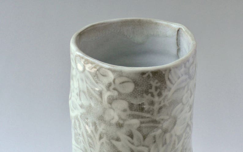 Medium vase with Flannel Flower design image 4