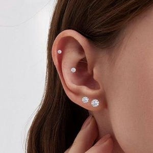 Un par de pendientes de flores azules, pendientes minimalistas, pendientes de trébol de cuatro hojas