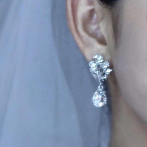 Diamond earrings, exquisite earrings, tear drop diamond earrings, wedding earrings, bride earrings, engagement earrings, gifts for mothers