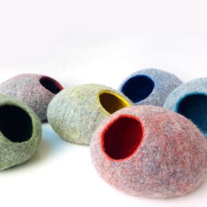 Pets Cave / Cat Cave / Cat Bed / Beds for small pets/ Gray and green, GIFT Toy Ball