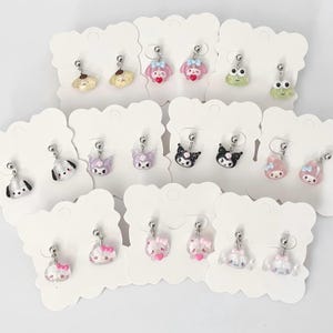 Brincos de prata fofos Sanrio Dangle – Cinnamoroll Hello Kitty My Melody Pochacco Kuromi Pompumpurin Kerokerokeroppi Brincos de personagens Kawaii