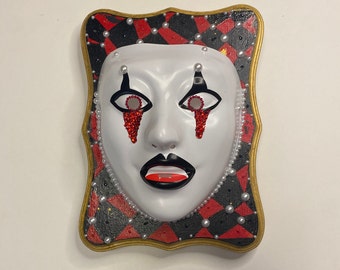 Lighted Halloween Plaque: Bloody Mary (upcycled vintage style mask)