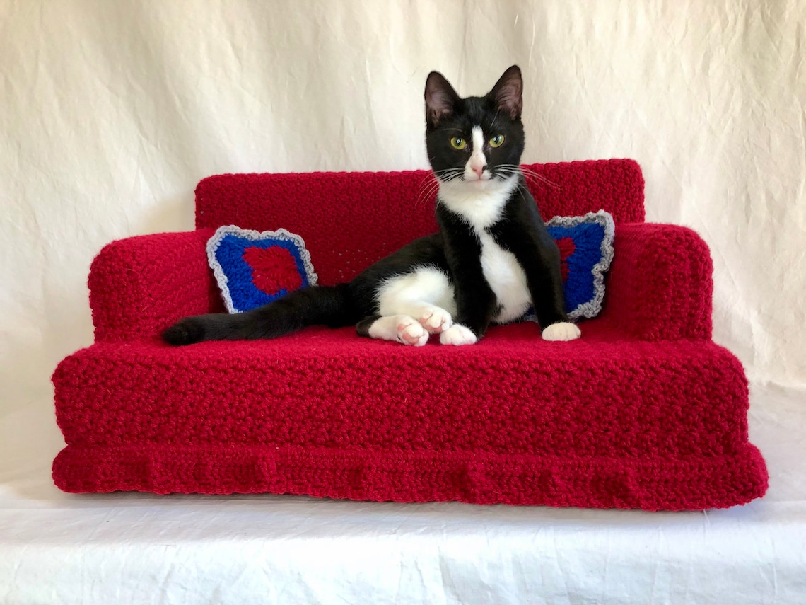 Comfy Crocheted Kitty Couch Pet Bed Made to Order image 0