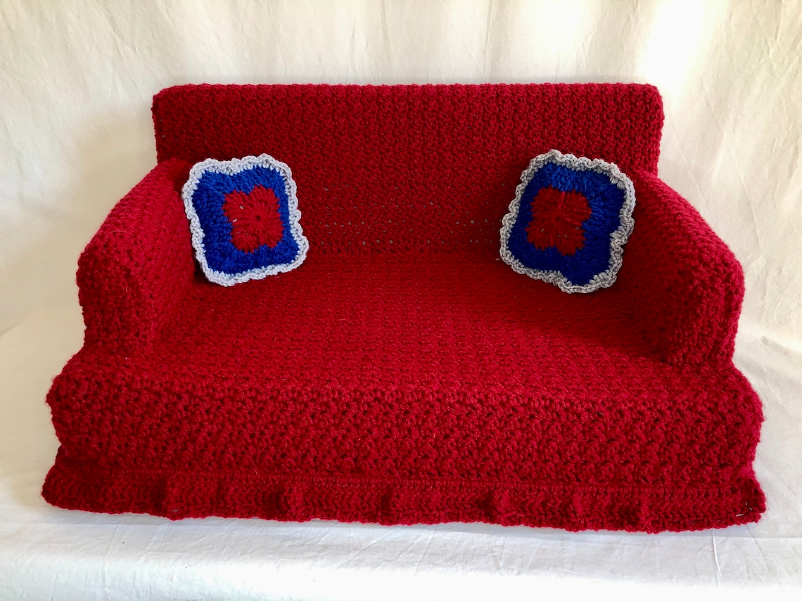 Comfy Crocheted Kitty Couch Pet Bed Made to Order image 2