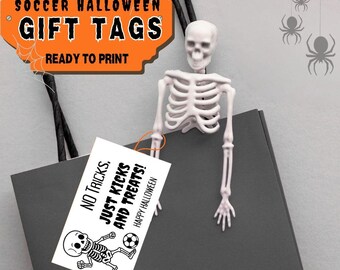 Etiquetas de regalo de Halloween con temática de fútbol / Etiquetas de regalo imprimibles / 12 tarjetas de 8,5 x 11 / Sin trucos, solo patadas y dulces / Descarga digital, ETIQUETAS DE HALLOWEEN