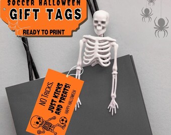 Etiquetas de regalo de Halloween con temática de fútbol / Etiquetas de regalo imprimibles / 12 tarjetas de 8,5 x 11 / Sin trucos, solo patadas y dulces / Descarga digital, ETIQUETAS DE HALLOWEEN