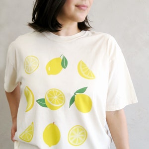 Market Lemons Adult Unisex T-Shirt, Graphic Tee, Vintage Inspired Lemon t-shirt, Comfort Colors T-Shirt