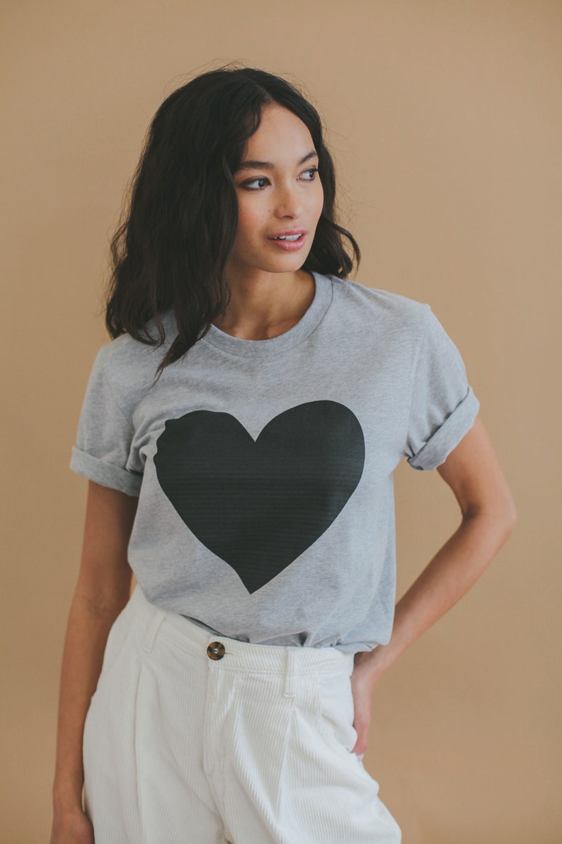 Big Heart Unisex, Graphic Adult Tee, big hearted summer t-shirt Gray