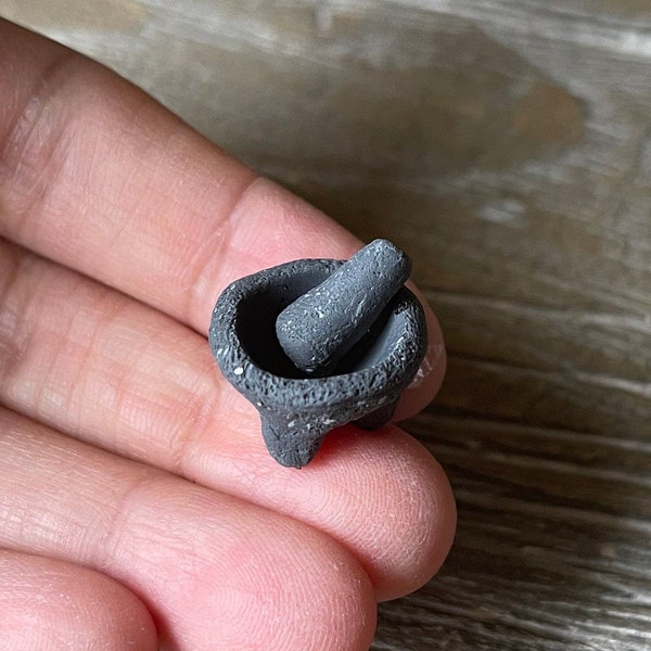 Miniature Dollhouse Molcajete Volcanic Rock Mortar and Pestle 1:12 scale one inch bjd