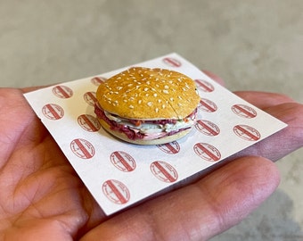 Miniatuur poppenhuis Hele ongesneden Muffuletta-sandwich in schaal 1:12 schaal- en schelpdieren van één inch