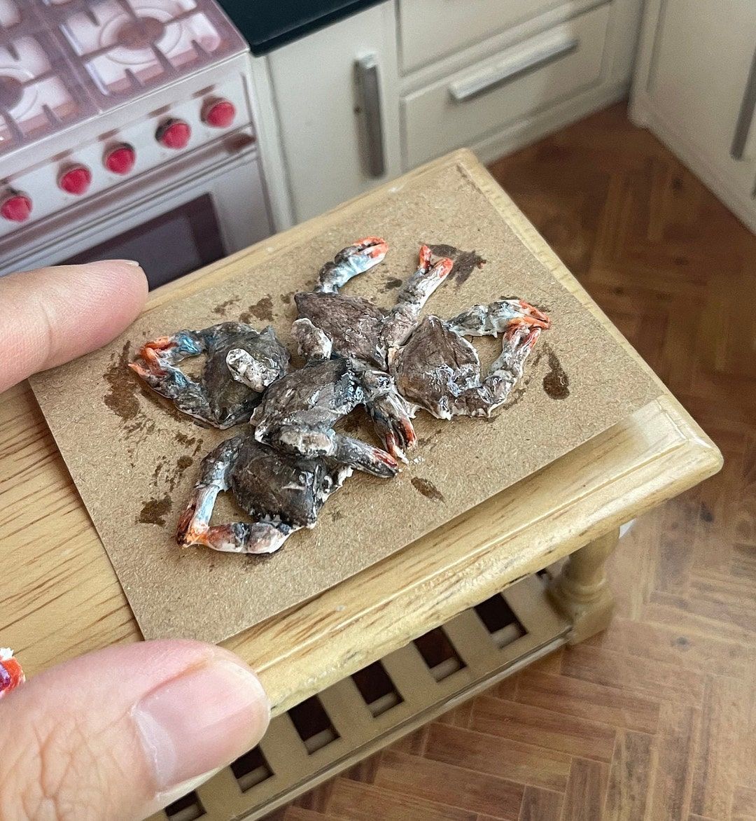 Miniature Dollhouse Fresh Raw Blue Crabs on Kraft Paper in 1:12 Scale ...
