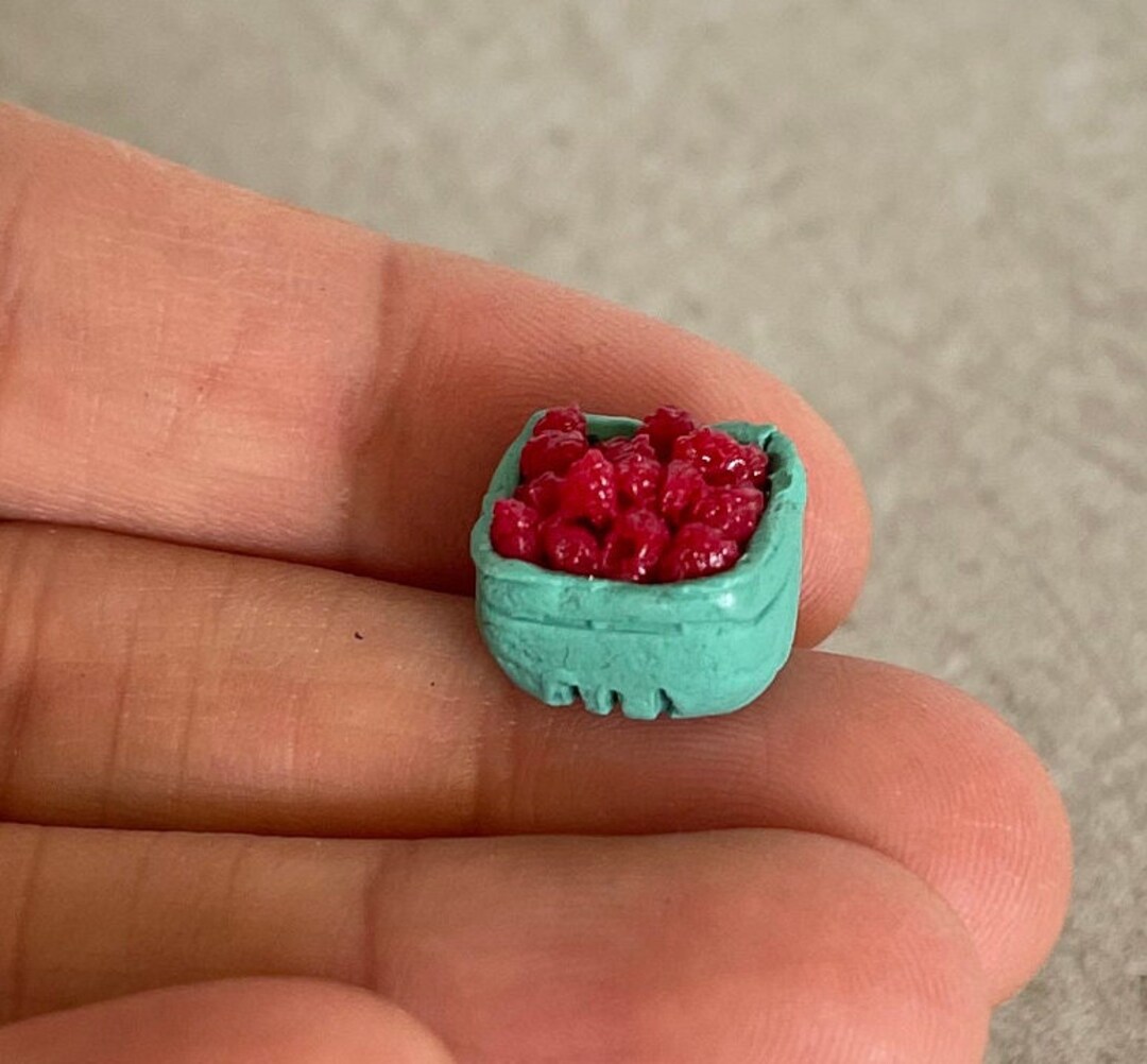 Miniature Dollhouse Raspberries in Paper Carton Farmers Market 112