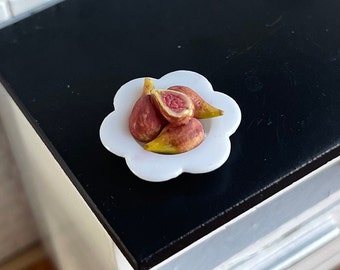 Miniature Dollhouse Figs in a bowl in 1:12 scale one inch doll food fruit