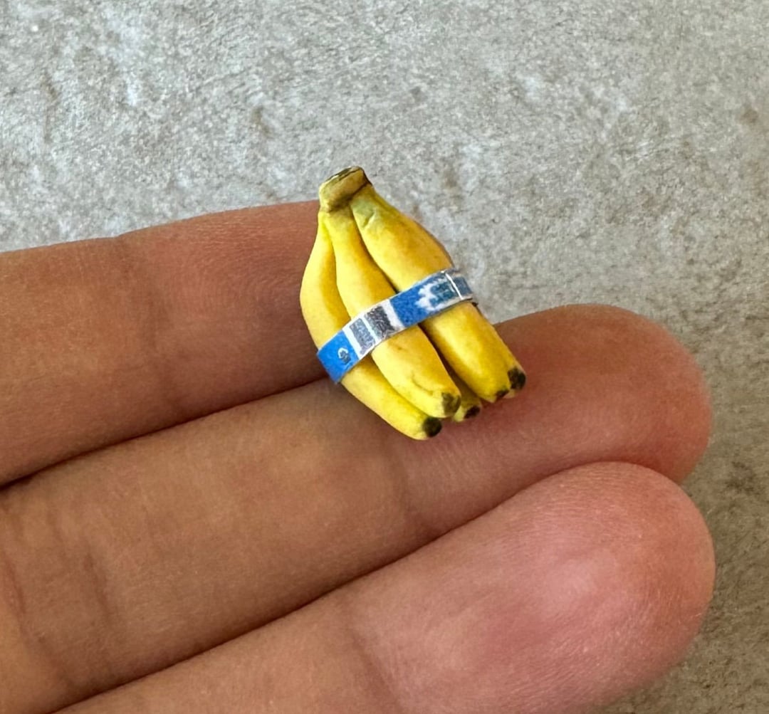 Miniature Dollhouse Banana Bunch in 1:12 Scale One Inch Doll Food Fruit ...