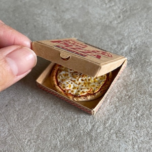 Miniature Dollhouse Cheese Pizza in XL party size box in 1:12 scale inch