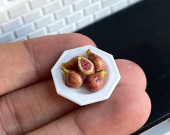 Miniature Dollhouse Figs in a octagonal bowl in 1:12 scale one inch doll food fruit