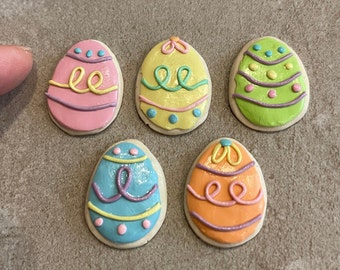 Miniature 5 Frosted Easter Egg Cookies in 1:3 or 1/4 scale for American Girl 18 inch doll Byers Choice Carolers