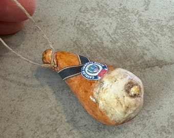 Miniatuur poppenhuis hele prosciutto voor weergave in schaal 1:12 Deli Meat Shop