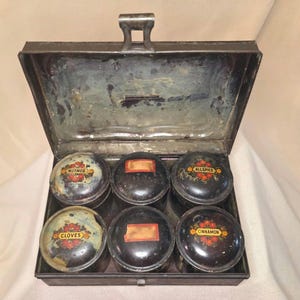 Antique Mid 19th Century Travel Spice Box w/ 6 Round Spice Tins