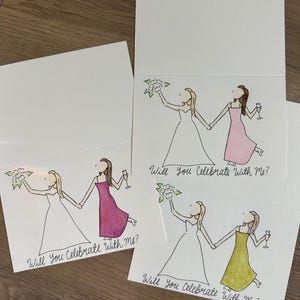 Puede incluir: Tres tarjetas de felicitaci&oacute;n blancas con una ilustraci&oacute;n dibujada a mano de dos figuras tomadas de la mano, una con vestido blanco y ramo, y otra con vestido de color y una copa, con el texto Will You Celebrate With Me? escrito debajo.