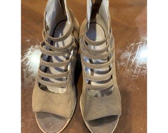 Eileen Fisher Women's Tan Open Toe Strappy Sandals Booties. Size 8 Fairy