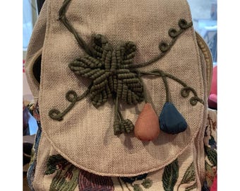 Ryggsäck i bohemiskt broderat tyg