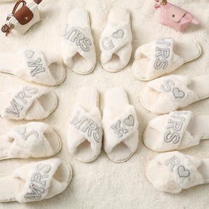 Mrs slippers,Mrs wedding,Bride slippers,fluffy slippers,customized slippers,wedding slippers,bridal gift,gift for bride,bridesmaid gifts