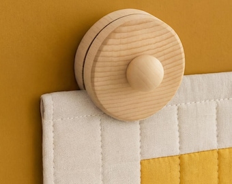 Wooden Quilt Hangers - Tapestry Clips for Wall Display 4 pcs with Hardware for rugs