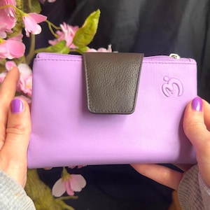 Wallet Made From Sustainable Leather – Premium Tanned Leather | Elegant Leather Wallet with Brown Tab & Colourful Interior