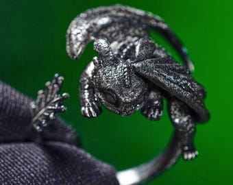 Anillo PREMIUM del Dragón Desdentado, Anillo de fantasía hecho a mano en plata 950, Inspirado en Cómo entrenar a tu dragón – Joyería para jugadores y coleccionistas